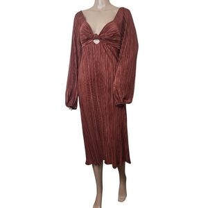 Gilli Plisse Long Sleeve Midi Pleated Dress